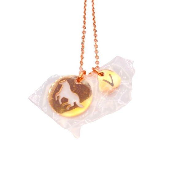 Rose gold horse pendant initial V charm necklace - Picture 3 of 4